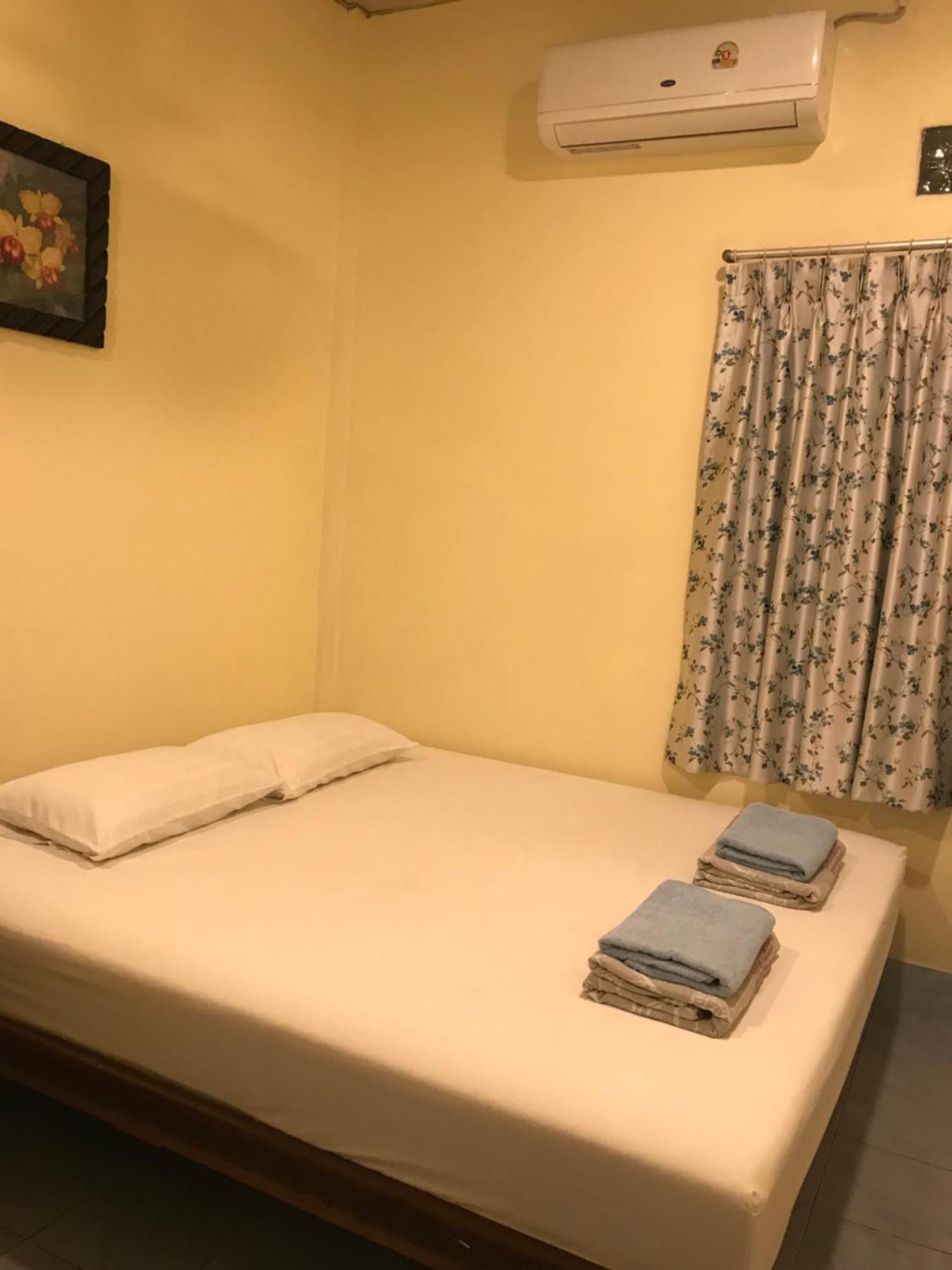 Vitoonguesthouse2Fanrooms & Aircondition 수코타이 외부 사진